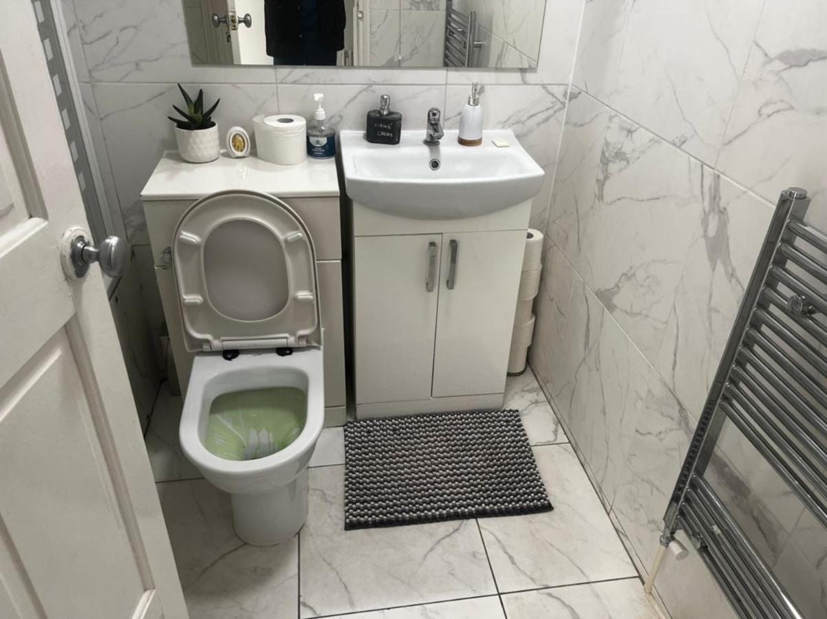 Cosy 2-Bedroom Flat In Finsbury Park, Modern, Convenient & Close To Central London! Luaran gambar